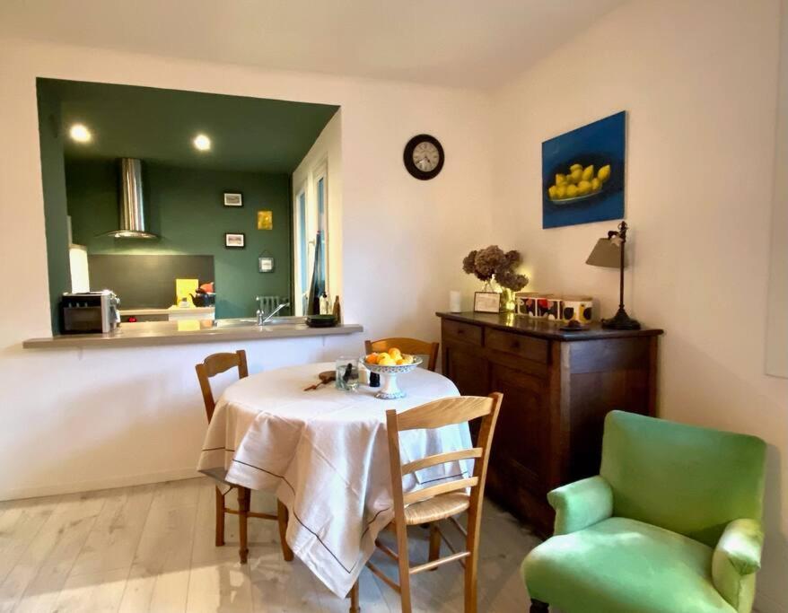 Appartement Chaleureux Entre Zola Et Proce. Нант Екстериор снимка
